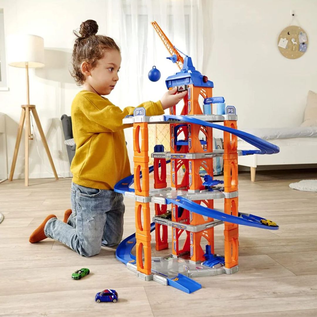 Majorette Garage with Lift and 5 Cars
