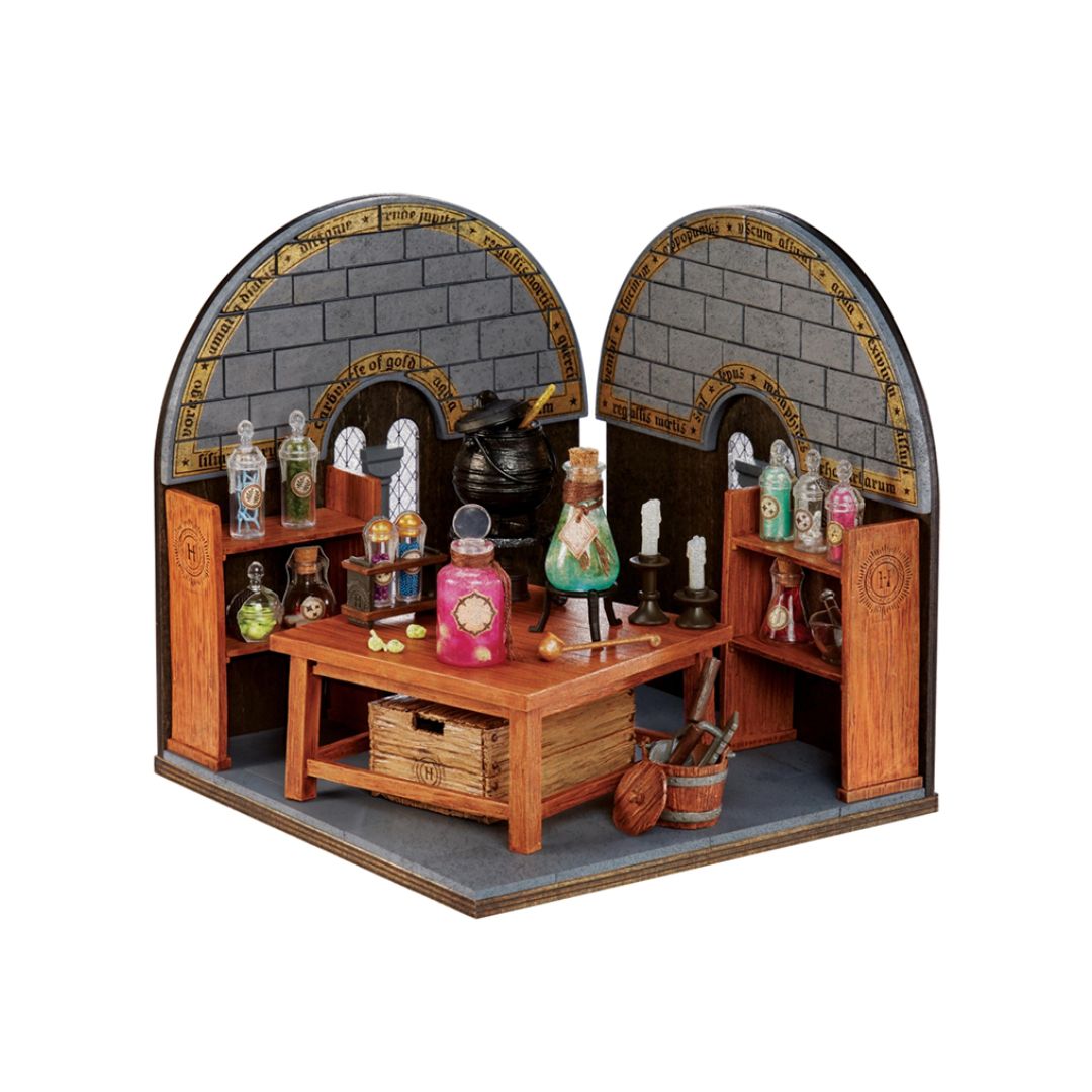 MGA Miniverse world of Harry Potter Make It Mini Potions Class