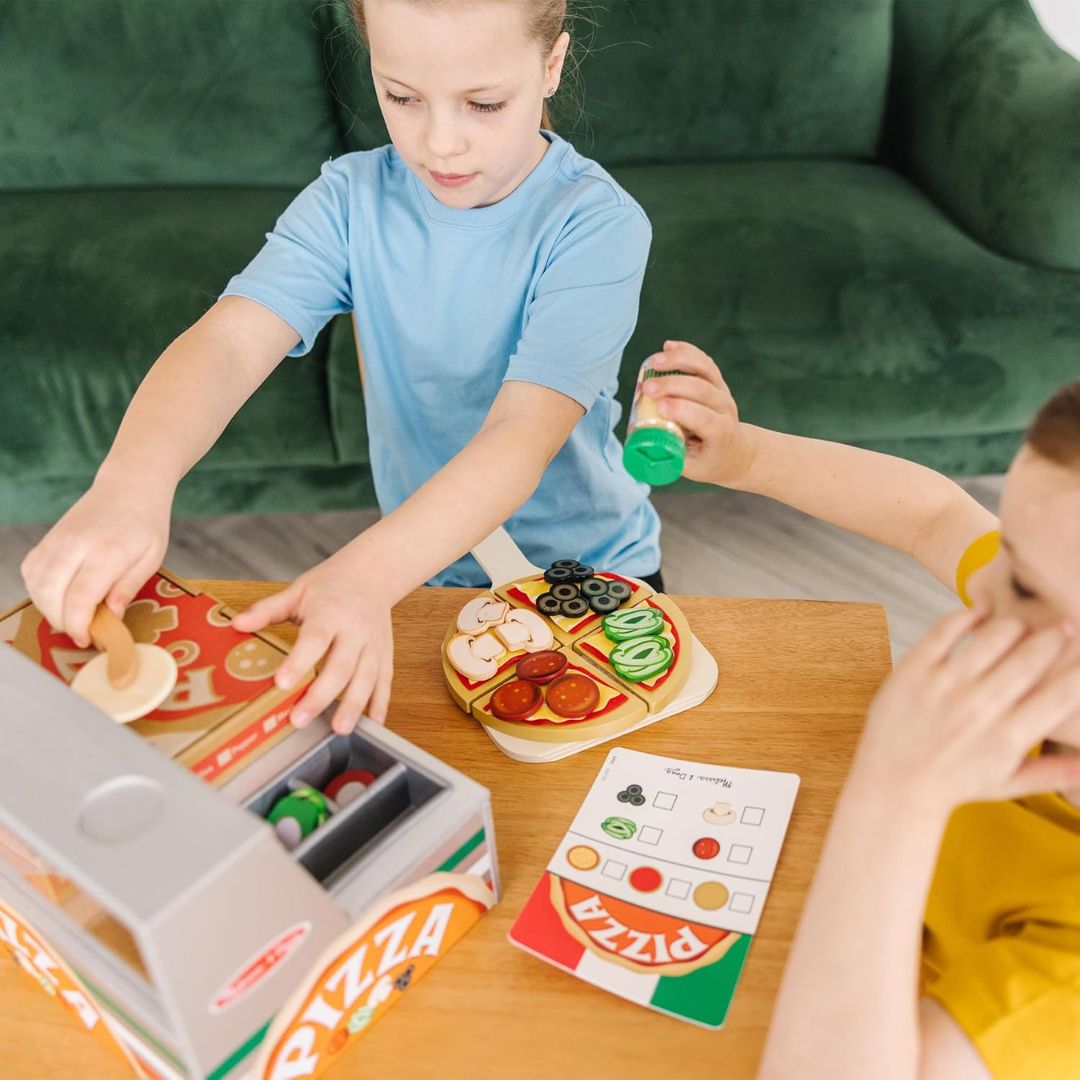 Melissa & Doug Top & Bake Wooden Pizza Counter Play Set