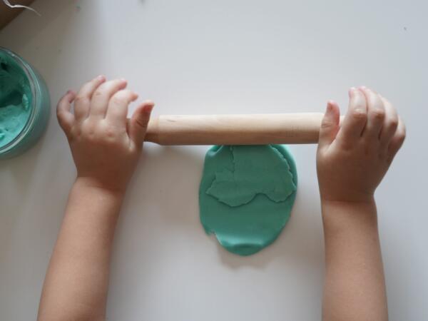 Fun Bun Wooden Roller