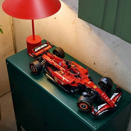 Lego Technic Ferrari SF-24 F1 Car