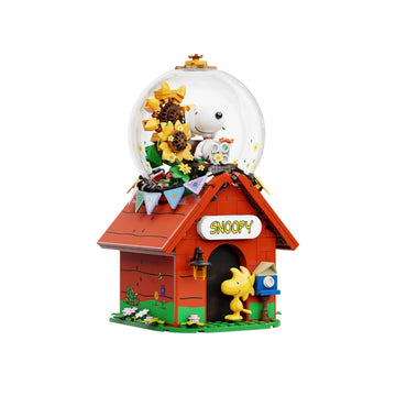 Pantasy Snoopy Red Doghouse Building Set