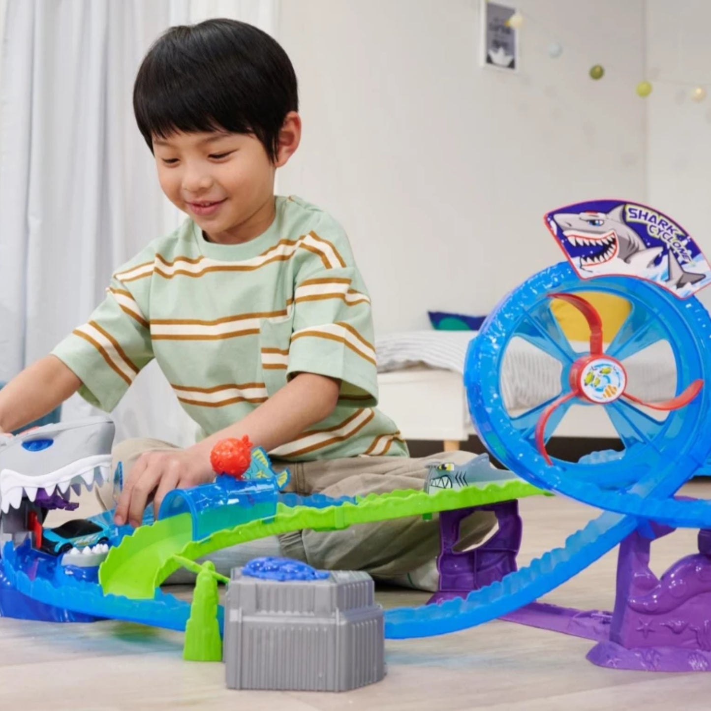 White Shark Track Set