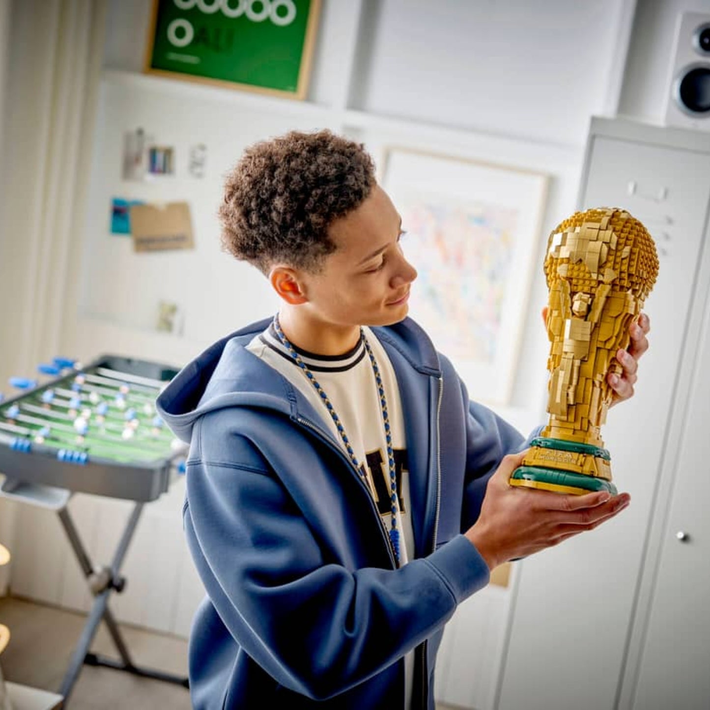 Lego FIFA World Cup Official Trophy -  2,842 Pieces