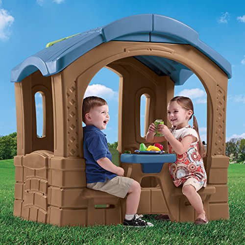 Step2 Play Up Picnic Cottage