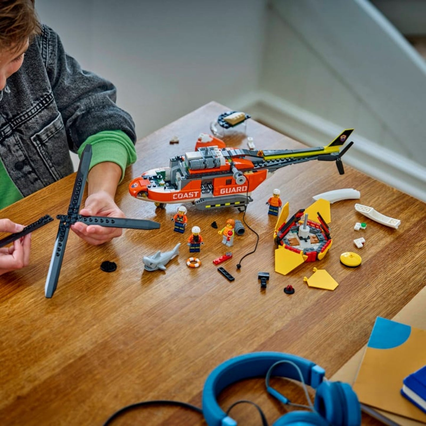 Lego City Coast Guard Helicopter - 551 Pcs