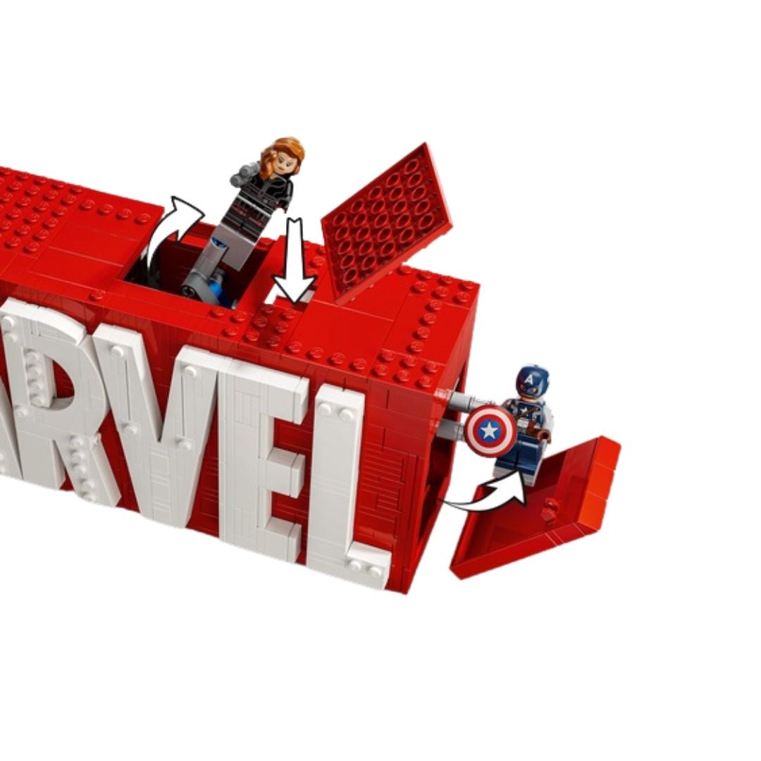 Lego Marvel Logo & Minifigures
