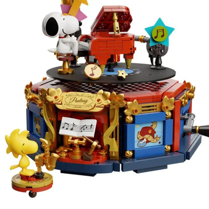 Pantasy Snoopy’s Phonograph