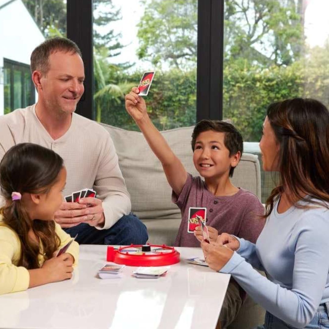 Mattel Games UNO Spin Card Game