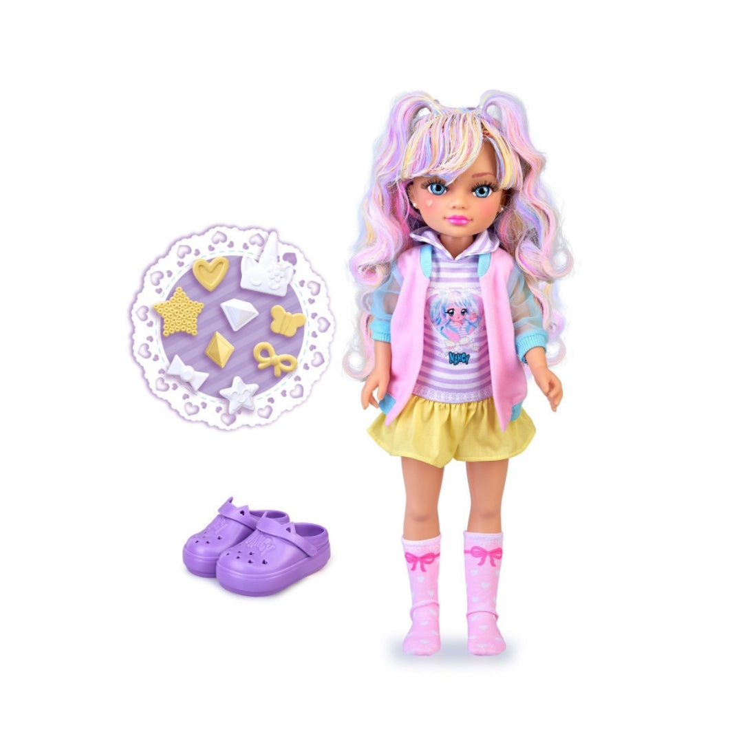 Nancy Charms In Style
